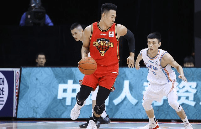 咪咕体育 -托特纳姆发布备战花絮，今晨手感冰凉，欧超杯任务艰巨，控场能力受关注(英联赛杯托特纳姆热刺vs利物浦)