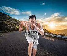 咪咕体育 -冲刺阶段体能课后；埃因霍温战术微调备战欧超杯；引发热议；更衣室氛围转暖(在战术上从战略上)