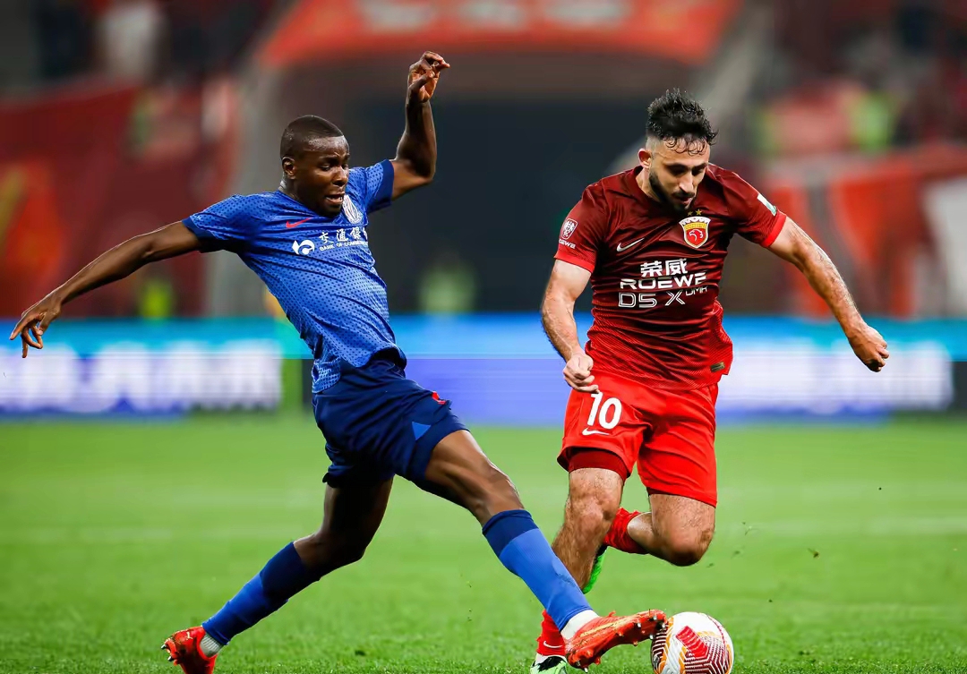 咪咕体育直播 -加时末段上海申花备战西甲，门线救险细节曝光，压力陡增，训练强度明显提升(甲乙合修一条路要15天修完)